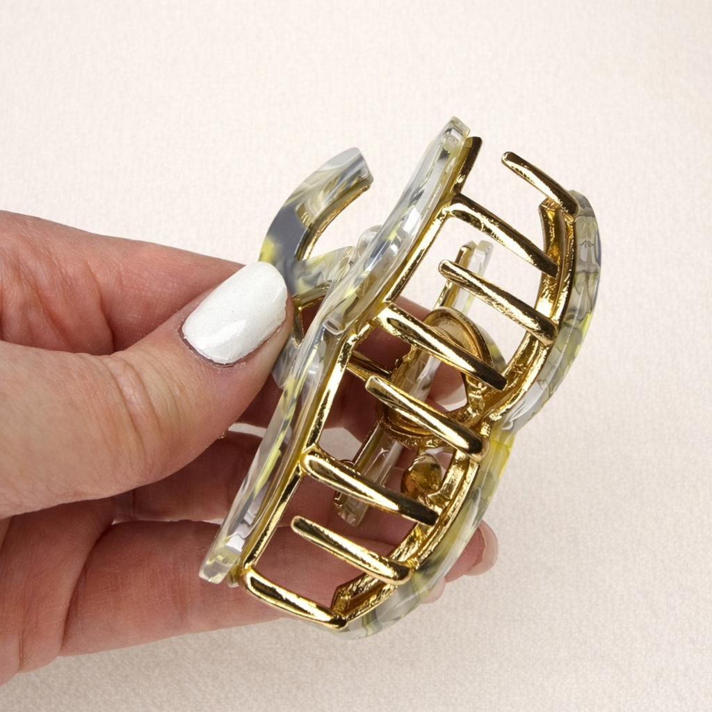 Elegantní skřipec do vlasů DIANE se zlatými detaily žlutý4